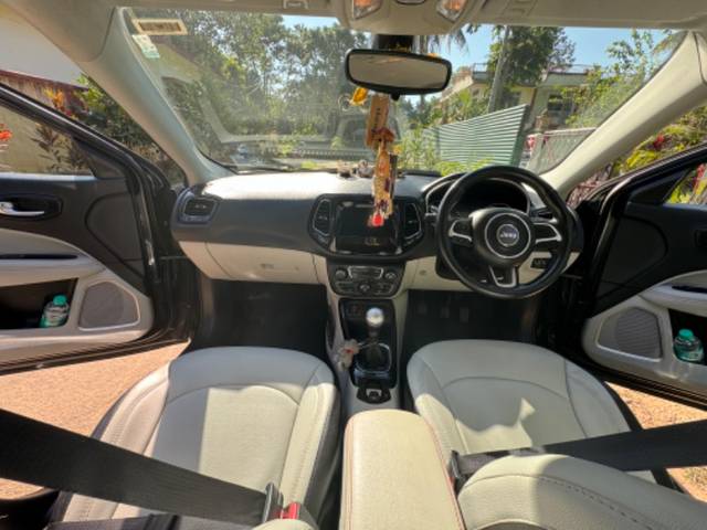 https://images10.gaadi.com/usedgaadi-sellcar/UsedCar/e3c0bbd2-2016-4263-bbb7-6f645579c3ac/75330269-a232-4af0-97b4-06c472b442e6.jpeg?imwidth=6402