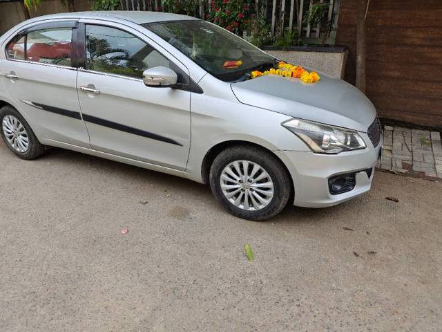 https://images10.gaadi.com/usedgaadi-sellcar/UsedCar/e41bd734-1238-4c91-97a1-2ca85b42b977/a6a8637b-8e97-42b4-9fdd-9d2f07a017b1.jpg?imwidth=6400