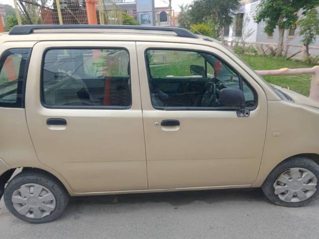 https://images10.gaadi.com/usedgaadi-sellcar/UsedCar/e42304b2-139b-4b7c-b62d-43956cebfc95/55895f94-fc02-437a-a769-7ef2696f00ca.jpg?imwidth=6401