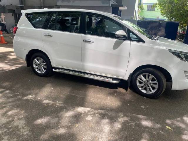 https://images10.gaadi.com/usedgaadi-sellcar/UsedCar/e42ead0e-a1a1-4bcc-95b5-d47c36290f68/98a21c46-3c00-411f-9b7a-0660ad9acc6f.jpg?imwidth=6401