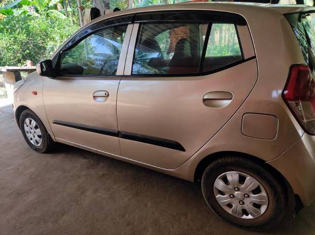 https://images10.gaadi.com/usedgaadi-sellcar/UsedCar/e4c91736-a3be-4ce1-87cb-725a0b81cb77/3ccd4a22-8c1e-427d-884e-b05a4612a45c.jpg?imwidth=6400