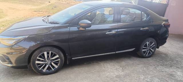 https://images10.gaadi.com/usedgaadi-sellcar/UsedCar/e50020fca/ee193fe4-2a55-4e26-8e87-b1f194b91117.jpg?imwidth=6402