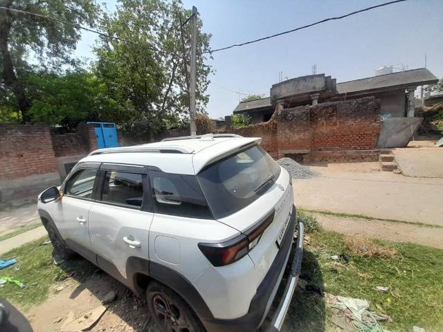 https://images10.gaadi.com/usedgaadi-sellcar/UsedCar/e5005389a/b0471c63-26dd-4c24-a7b5-33b8ff665abf.jpg?imwidth=6401