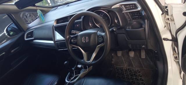 https://images10.gaadi.com/usedgaadi-sellcar/UsedCar/e50074a2a/4d2e7f15-1f6a-4c0d-987c-efd2c3bf3c60.jpeg?imwidth=6402