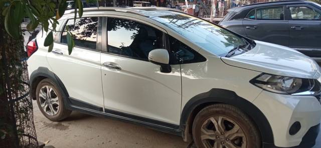 https://images10.gaadi.com/usedgaadi-sellcar/UsedCar/e50074a2a/a584d140-0122-42fa-ba45-010d162d743a.jpeg?imwidth=6400