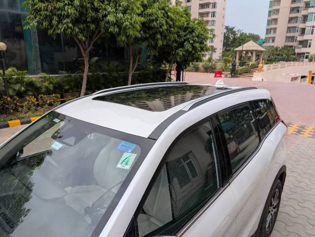 https://images10.gaadi.com/usedgaadi-sellcar/UsedCar/e500b466a/1b089346-955f-4c27-99af-663965a43f60.jpg?imwidth=6400