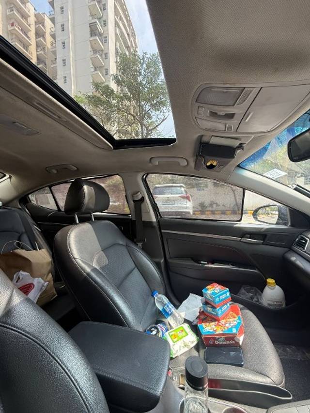 https://images10.gaadi.com/usedgaadi-sellcar/UsedCar/e501032ea/dc374d53-ab70-467f-9b64-f56bd6c66884.jpeg?imwidth=6402