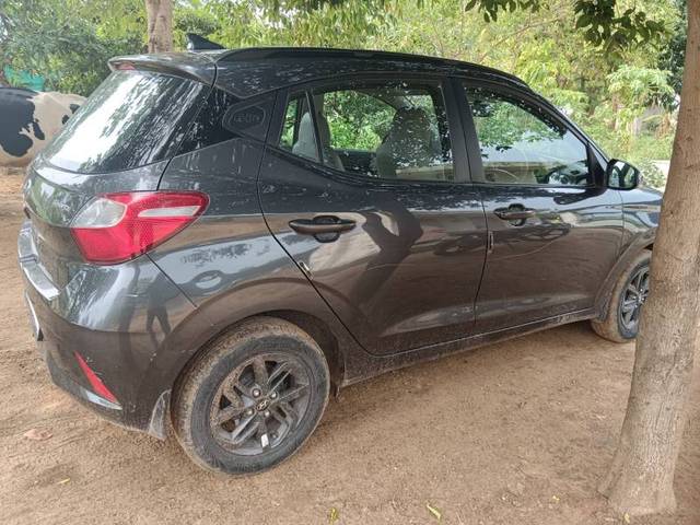 https://images10.gaadi.com/usedgaadi-sellcar/UsedCar/e5011cbba/b2186cd6-626a-4e79-80e3-d568435c6fbd.jpg?imwidth=6401