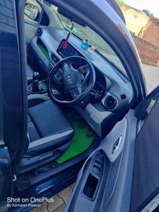 https://images10.gaadi.com/usedgaadi-sellcar/UsedCar/e501458da/d7dfd37a-cb25-4bae-acdc-c08385d05b89.jpg?imwidth=6402