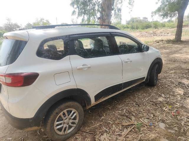 https://images10.gaadi.com/usedgaadi-sellcar/UsedCar/e501679da/c516da96-b9a6-4e10-9145-305d999496e6.jpg?imwidth=6401