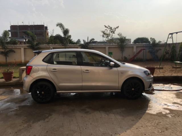 https://images10.gaadi.com/usedgaadi-sellcar/UsedCar/e5016e30a/1bc78432-e599-43e1-9567-56e77cd274e5.jpeg?imwidth=6401