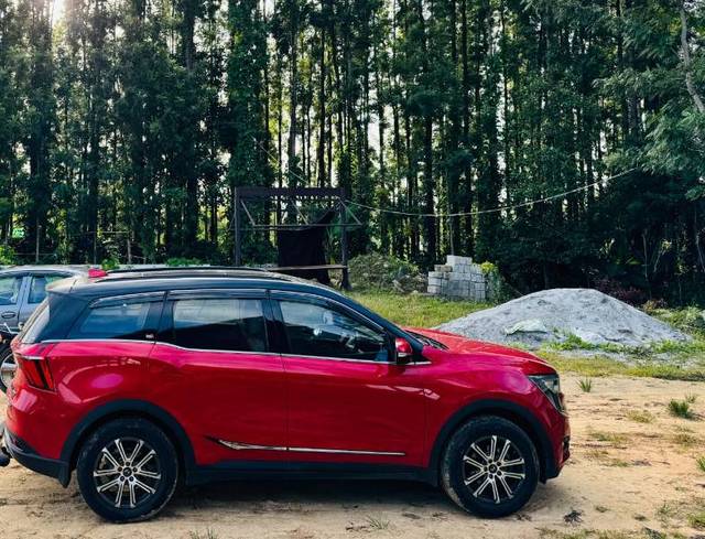 https://images10.gaadi.com/usedgaadi-sellcar/UsedCar/e5019023a/7f4c661d-495f-43f9-833a-1eb21e2a41fe.jpg?imwidth=6400