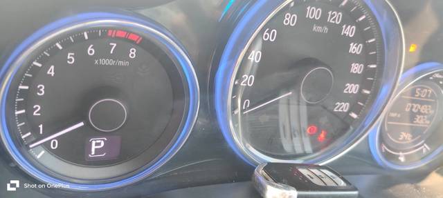 https://images10.gaadi.com/usedgaadi-sellcar/UsedCar/e5022992a/1728ca71-c1e0-47bb-82a9-9211db9aeeb3.jpeg?imwidth=6402
