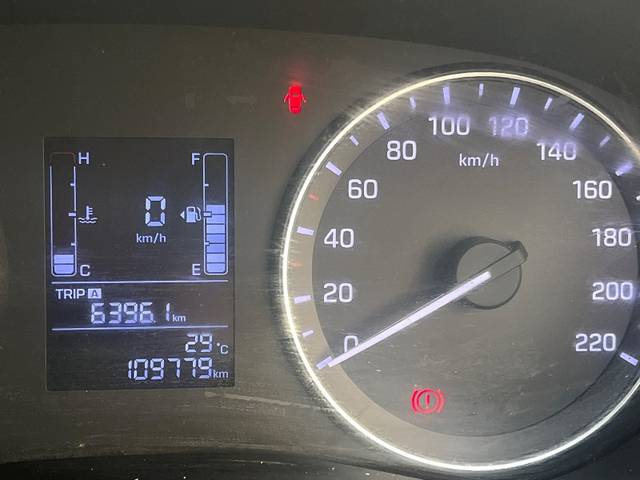 https://images10.gaadi.com/usedgaadi-sellcar/UsedCar/e5024c3ba/221f65a0-864a-4fef-a448-81f1a095ee8f.jpeg?imwidth=6401