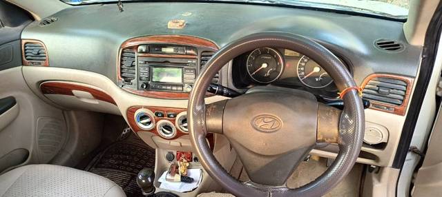 https://images10.gaadi.com/usedgaadi-sellcar/UsedCar/e5028638a/fdb3e2c4-5b79-43a4-a759-aad71b0a0b8a.jpg?imwidth=6400