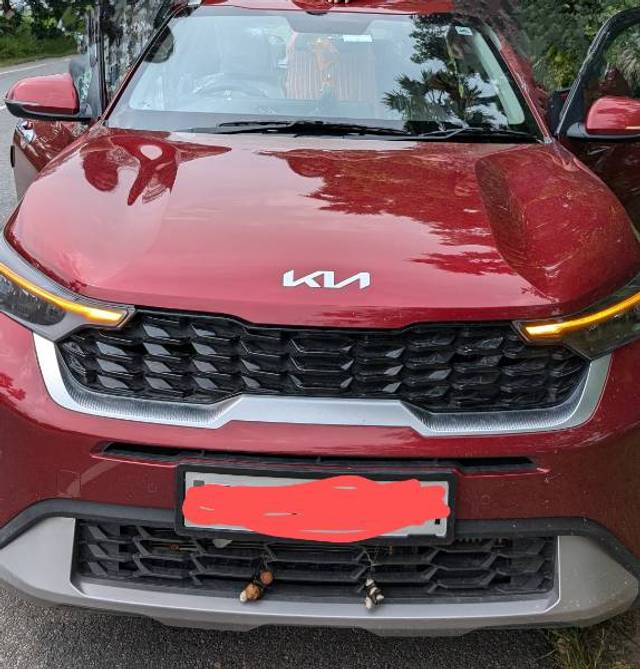 https://images10.gaadi.com/usedgaadi-sellcar/UsedCar/e502a3caa/234286b3-e868-474c-896e-206394c21c50.jpg?imwidth=6400