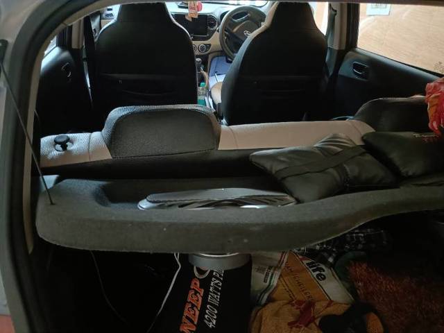 https://images10.gaadi.com/usedgaadi-sellcar/UsedCar/e502b237a/50aacda0-2e17-4a40-962e-077b5ece8580.jpg?imwidth=6401