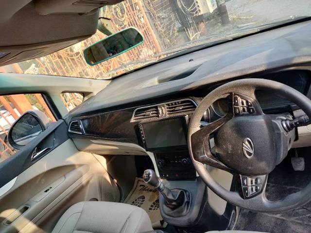 https://images10.gaadi.com/usedgaadi-sellcar/UsedCar/e5032570a/57ac7516-b121-4924-a0ca-c8947cfd3caf.jpg?imwidth=6401