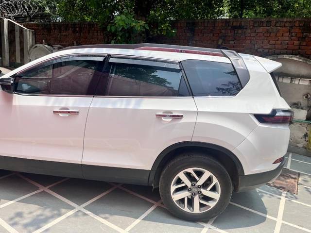 https://images10.gaadi.com/usedgaadi-sellcar/UsedCar/e5035455a/3bb88276-381e-436b-a983-f82919a651d0.jpeg?imwidth=6402