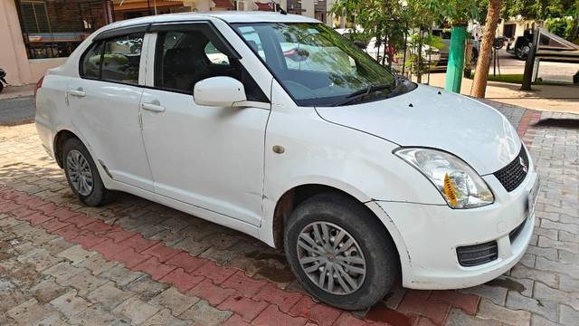https://images10.gaadi.com/usedgaadi-sellcar/UsedCar/e50358bfa/7052432c-e691-438b-b4f8-0dadf2b9a7c3.jpg?imwidth=6400