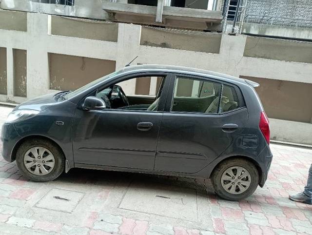 https://images10.gaadi.com/usedgaadi-sellcar/UsedCar/e5037149a/989d6be9-231e-45dc-949d-255be47f70fd.jpg?imwidth=6402