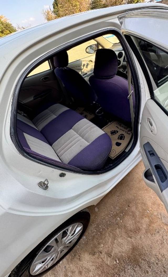 https://images10.gaadi.com/usedgaadi-sellcar/UsedCar/e503720fa/c7afb094-9dbd-4f76-b8ca-27473b909665.jpeg?imwidth=6401