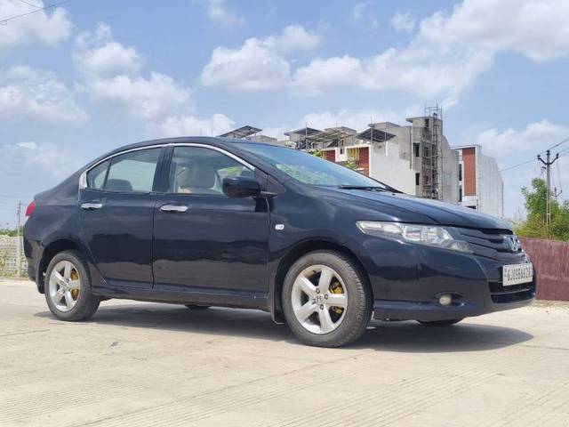 https://images10.gaadi.com/usedgaadi-sellcar/UsedCar/e503c274a/47710837-9722-4bb1-8ac3-26a6f45ba744.jpg?imwidth=6401