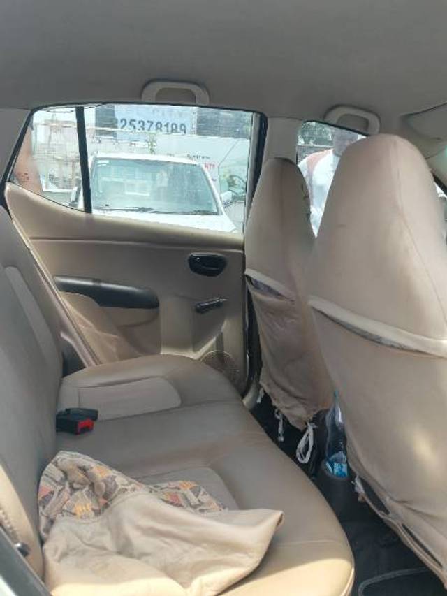 https://images10.gaadi.com/usedgaadi-sellcar/UsedCar/e503c4fda/3b8e6214-55f2-4531-9192-5bab5e820f0b.jpg?imwidth=6402