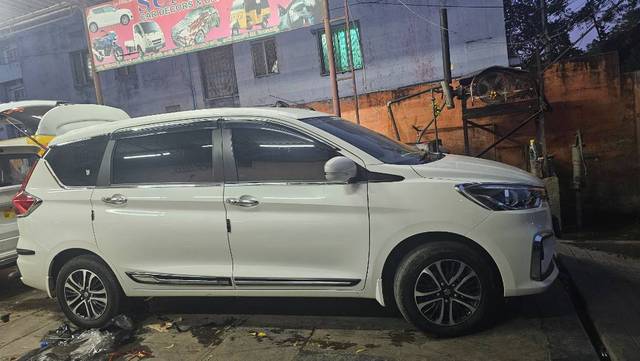https://images10.gaadi.com/usedgaadi-sellcar/UsedCar/e503d614a/e84b34b9-b6b1-4058-9af8-d1e8d3fb0c15.jpg?imwidth=6402