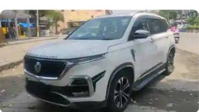 https://images10.gaadi.com/usedgaadi-sellcar/UsedCar/e503d6f3a/22ed12dc-0ab9-47f5-8882-63cde1ef3beb.jpg?imwidth=6402