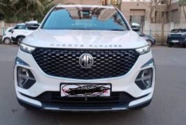https://images10.gaadi.com/usedgaadi-sellcar/UsedCar/e503d6f3a/508c3a72-cc54-4e9d-b692-a2a571b3bf7b.jpg?imwidth=6400
