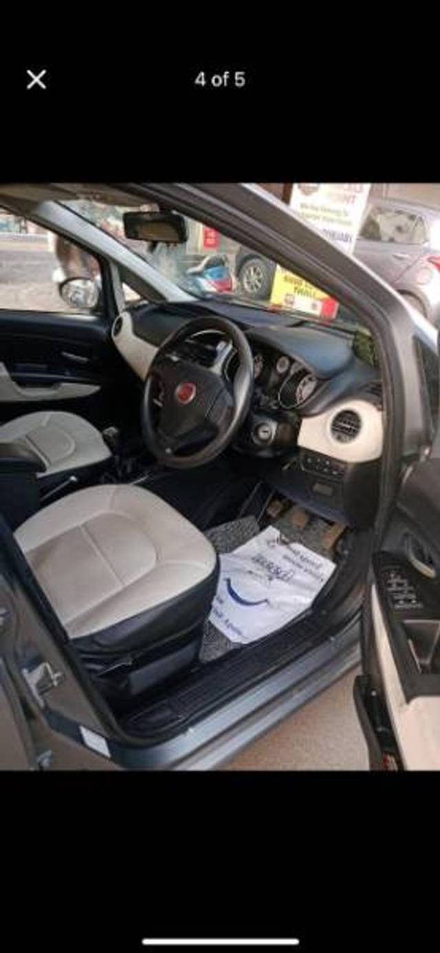 https://images10.gaadi.com/usedgaadi-sellcar/UsedCar/e5046cc0a/28fc338f-b60c-49f1-a860-fb5840f15c22.jpeg?imwidth=6401