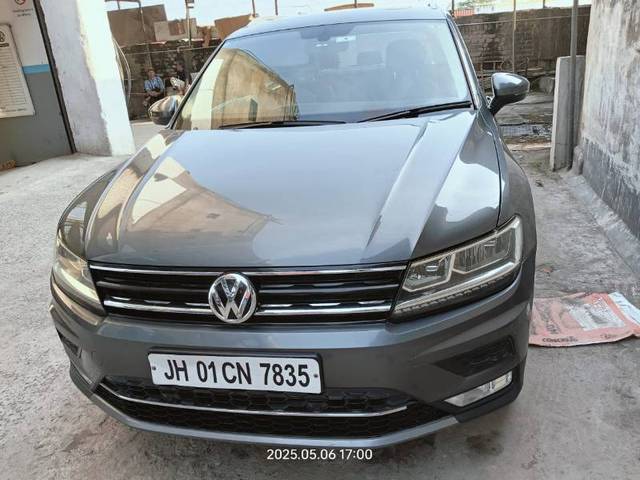 https://images10.gaadi.com/usedgaadi-sellcar/UsedCar/e5049d49a/3bd995b5-d59e-4305-a308-f679be9390aa.jpg?imwidth=6400
