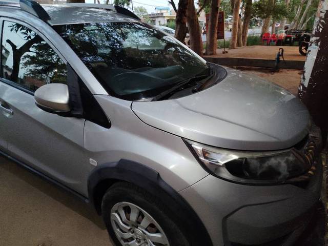 https://images10.gaadi.com/usedgaadi-sellcar/UsedCar/e504a175a/6b1d0a66-47b6-44a2-b46b-04cc1e7b1e69.jpg?imwidth=6402