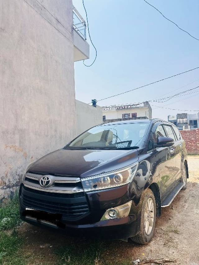 https://images10.gaadi.com/usedgaadi-sellcar/UsedCar/e504a40ea/32da8553-9492-4389-9de8-d78a66486a4c.jpeg?imwidth=6400