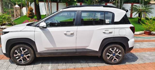 https://images10.gaadi.com/usedgaadi-sellcar/UsedCar/e5050f91a/b534ecf0-3057-4719-acfc-c40e071c450d.jpeg?imwidth=6400