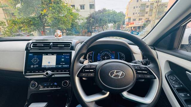 https://images10.gaadi.com/usedgaadi-sellcar/UsedCar/e5053760a/66d41d99-e7bf-493c-a834-bedbf3d96139.jpeg?imwidth=6402