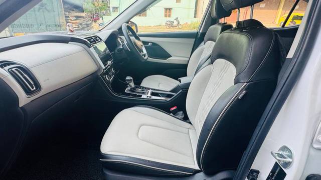https://images10.gaadi.com/usedgaadi-sellcar/UsedCar/e5053760a/fe3f9ac0-7ab2-484a-b68a-18ff5d772aa0.jpeg?imwidth=6401