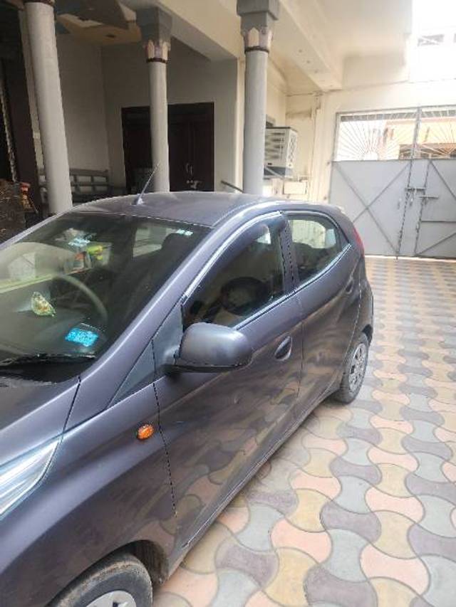 https://images10.gaadi.com/usedgaadi-sellcar/UsedCar/e5057064a/3bf1cab5-fba0-4d26-83f7-0b3a5b4b6079.jpg?imwidth=6402