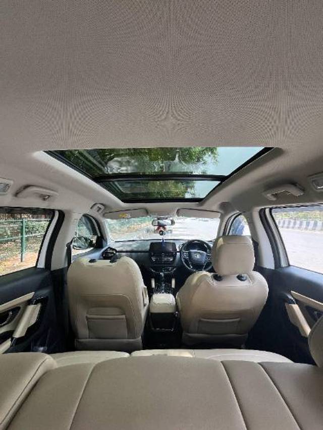 https://images10.gaadi.com/usedgaadi-sellcar/UsedCar/e505c5cea/0f84a101-fda1-4d9c-a1cb-da544e0f86ff.jpg?imwidth=6401