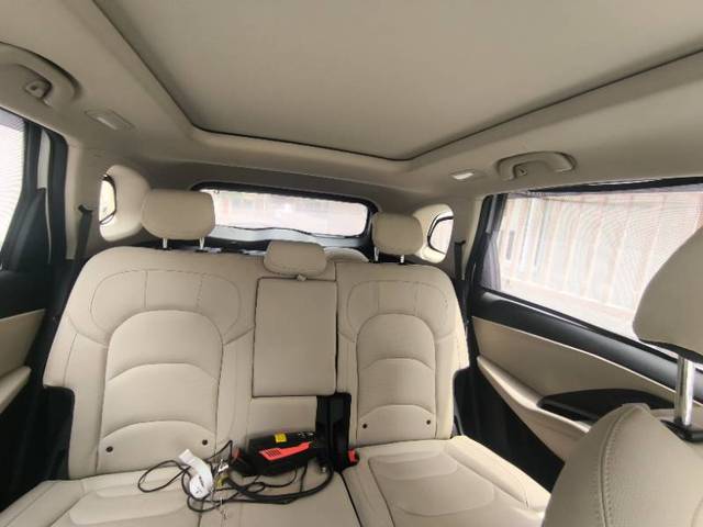 https://images10.gaadi.com/usedgaadi-sellcar/UsedCar/e5063331a/81f1f768-5a5b-443c-b7e5-cf6d00752d09.jpg?imwidth=6402