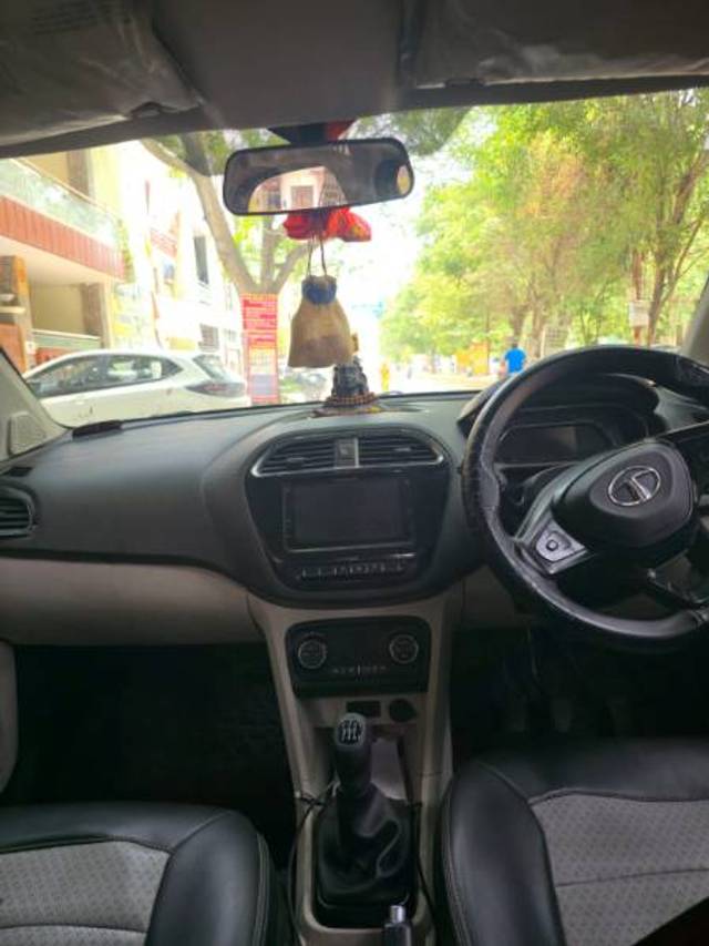 https://images10.gaadi.com/usedgaadi-sellcar/UsedCar/e506465ca/df7cb1b7-9c09-4511-8987-eef9f308a40f.jpg?imwidth=6402