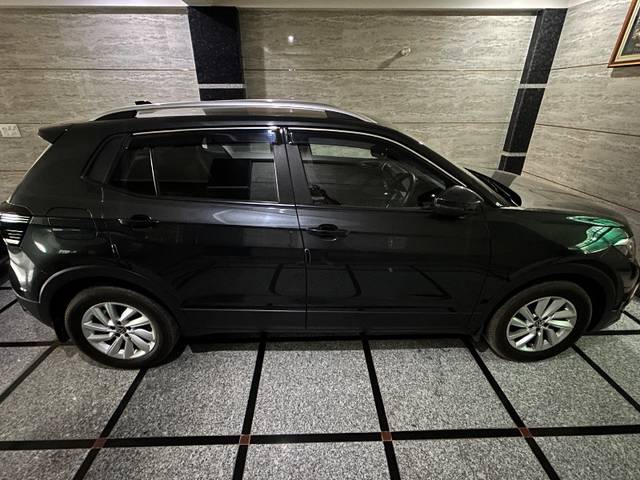 https://images10.gaadi.com/usedgaadi-sellcar/UsedCar/e506496da/02af1b14-d289-47a0-8a3b-7353f6a13aaa.jpeg?imwidth=6401