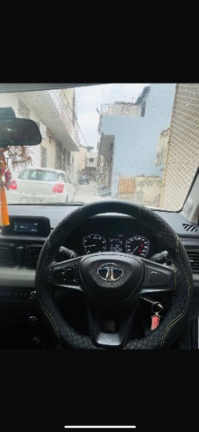 https://images10.gaadi.com/usedgaadi-sellcar/UsedCar/e5068e70a/be6dd1c3-50e5-4e77-ad62-48e942ec07b4.png?imwidth=6401