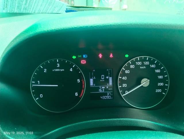 https://images10.gaadi.com/usedgaadi-sellcar/UsedCar/e506ab2aa/60e16c64-6b8d-48b8-8464-d6981f185f70.jpeg?imwidth=6402