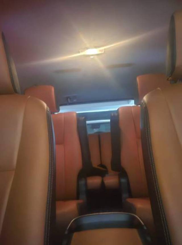 https://images10.gaadi.com/usedgaadi-sellcar/UsedCar/e506ac31a/afefe115-0f59-44a5-81ae-e033d2f71971.jpg?imwidth=6402