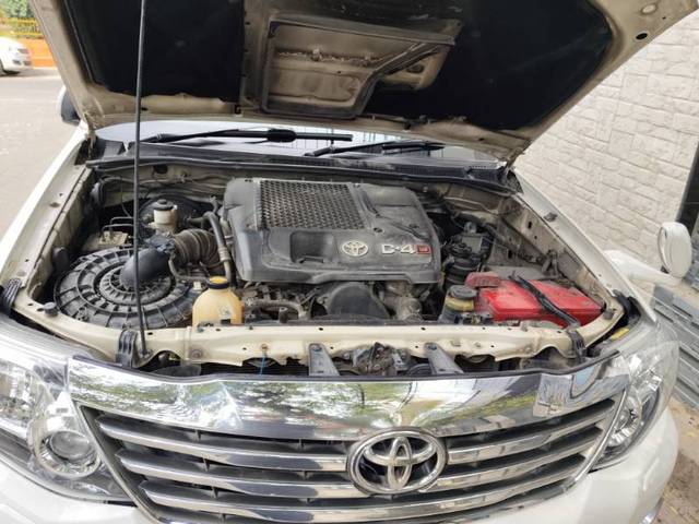 https://images10.gaadi.com/usedgaadi-sellcar/UsedCar/e506fa9ba/6a036af6-c986-4a0e-9a8f-9fb2ddabe4c0.jpg?imwidth=6402