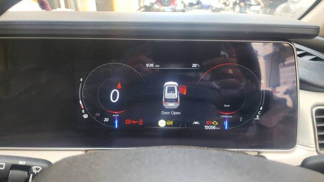 https://images10.gaadi.com/usedgaadi-sellcar/UsedCar/e50743f5a/d5b0606a-9564-4532-9150-93996b2f0020.jpg?imwidth=6401