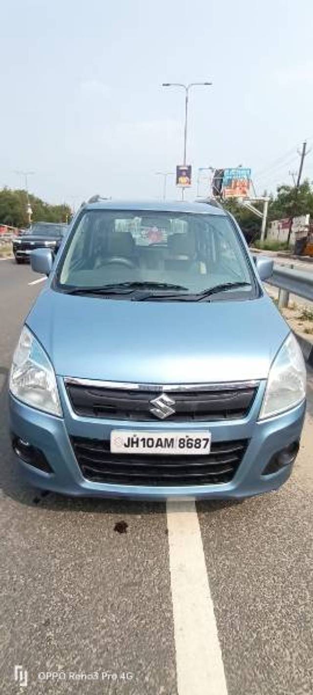 https://images10.gaadi.com/usedgaadi-sellcar/UsedCar/e50745d3a/196604e9-3b8c-48ea-b322-3069b1a31706.jpg?imwidth=6400