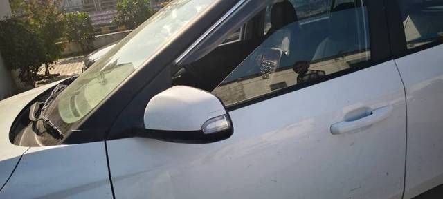 https://images10.gaadi.com/usedgaadi-sellcar/UsedCar/e50752fca/76554668-d9e6-40bb-89c9-13e9d5e939ab.jpg?imwidth=6402